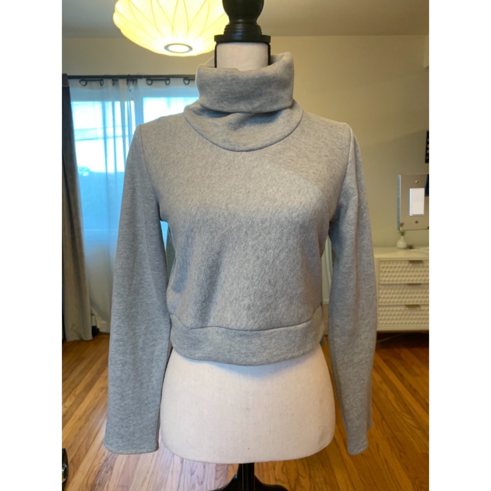 ALO YOGA Crop Turtleneck....Super Comfy!!